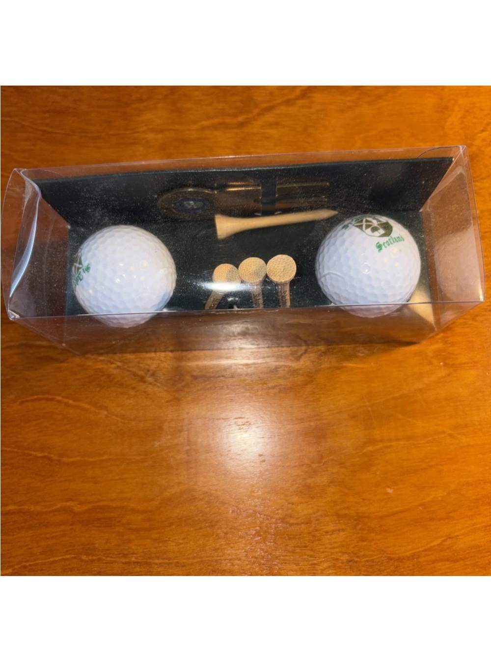 St Andrew’s Golf Gift Set-Marker Divot-Branded White Golf Ball and Tee Gift Set